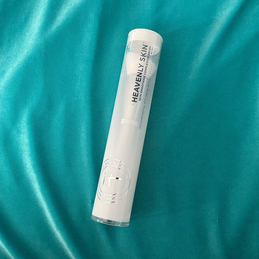 it cosmetics brush #704